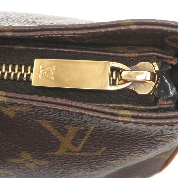 LOUIS VUITTON Authentic Brown Monogram Trotter Shoulder Bag - Picture 10 of 10